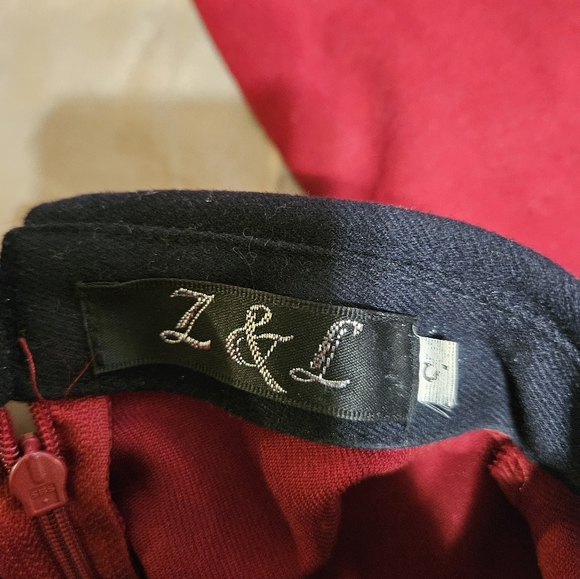 Z & L heavy cotton red pleated dress with black collar and faux pearl button - Picture 6 of 8